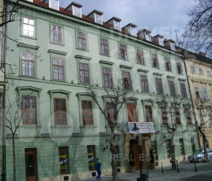 Administratívna budova Hviezdoslavovo Nám. - U1