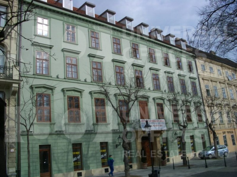 Administratívna budova Hviezdoslavovo Nám. - U1