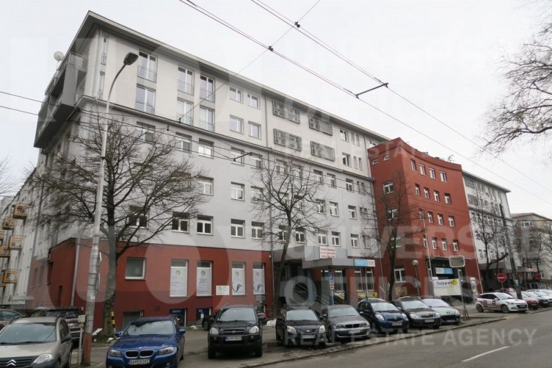 Administratívna budova Záhradnícka-2