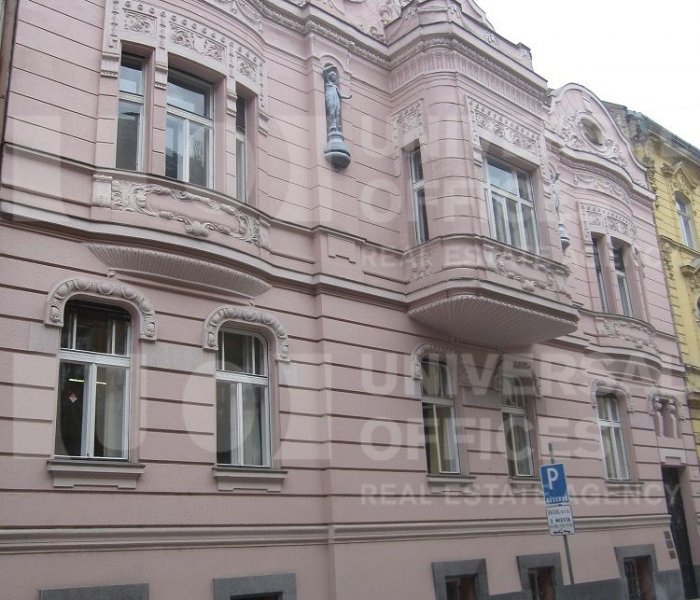 Administratívna budova Tolstého