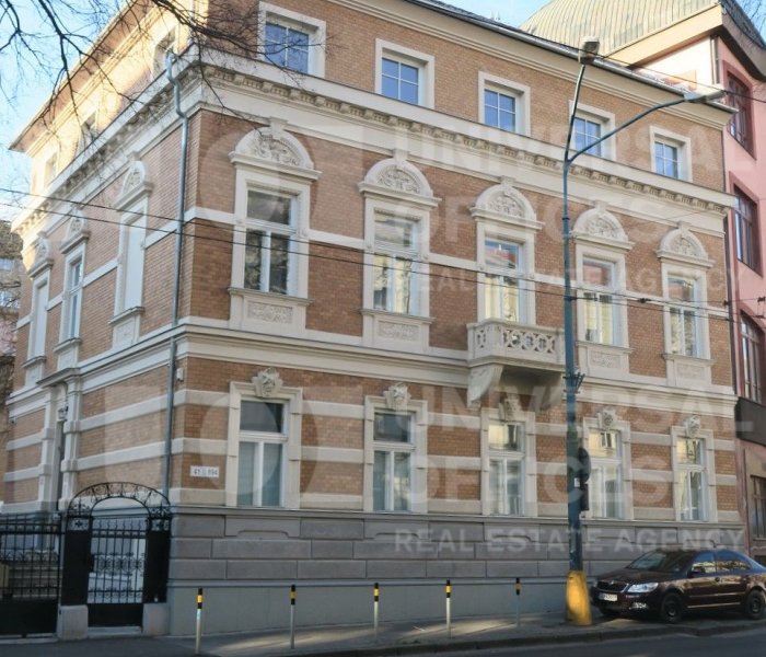 Administratívna budova Štefánikova - A